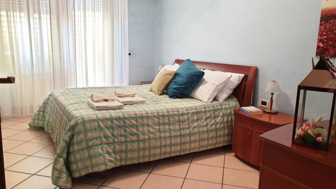Le Marille Villa Ostia Buitenkant foto